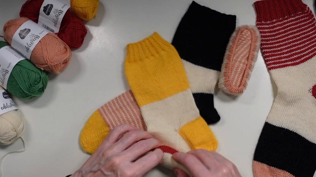 Fertige Toe-up-Socken aus der Color-Rolls-Kollektion mit Knäueln Edelweiss Alpaka