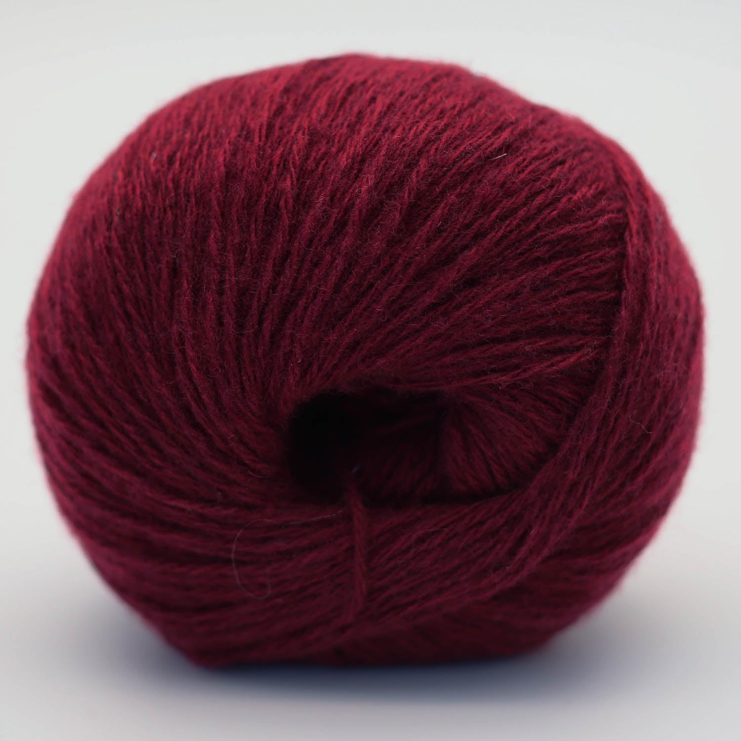 BC Garn Alva - Cashmere Revive, Farbe 06 Dunkelrot: 95 % Kaschmir, 5 % Wolle