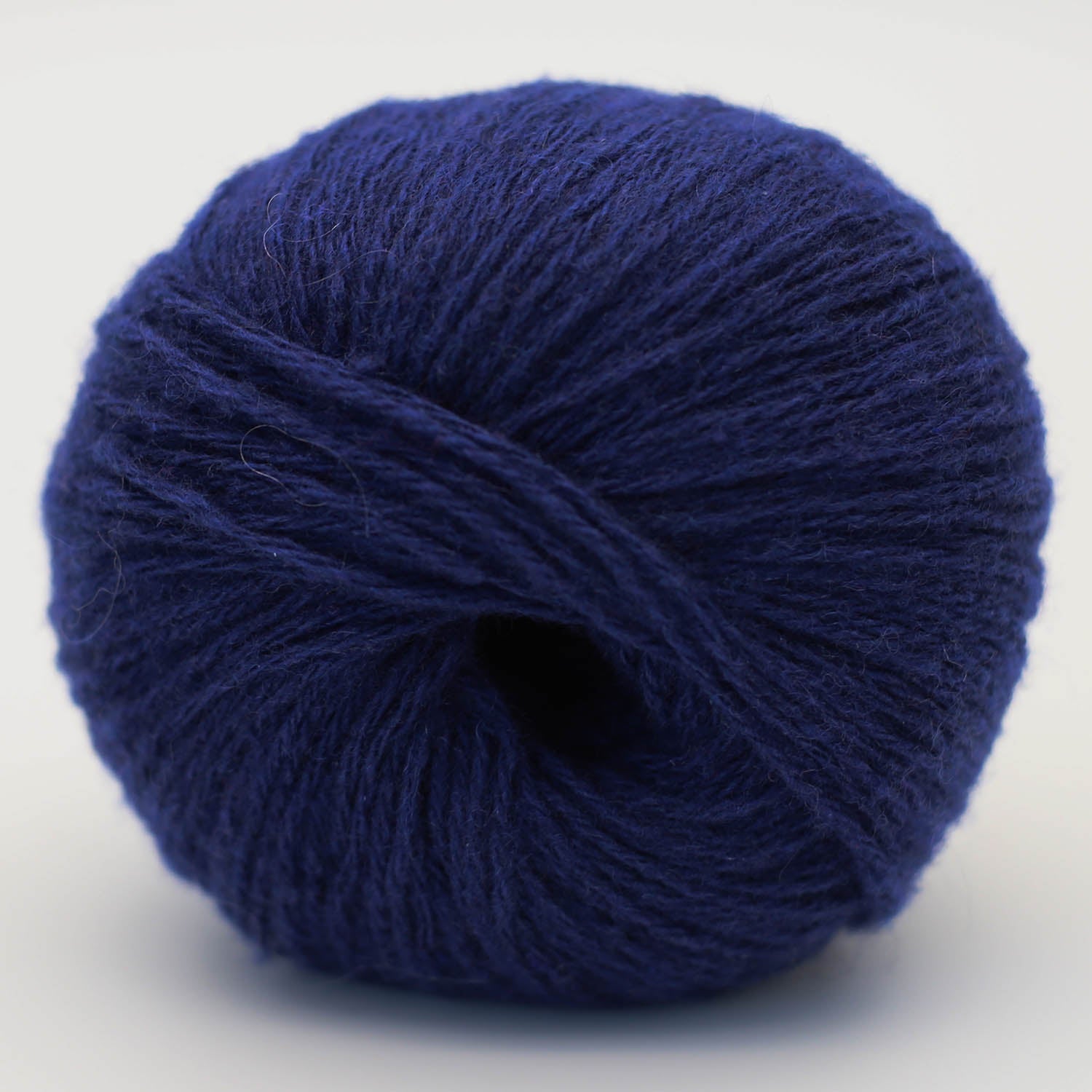 BC Garn Alva - Cashmere Revive, Farbe 22 Tiefes Ozean Blau: 95 % Kaschmir, 5 % Wolle