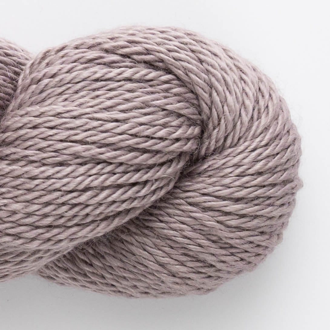 Amano Mayu Royal Alpaka mit Kaschmir und Seide, Farbe 2051 Clouded Orchid: 60 % Alpaka, 20 % Kaschmir, 20 % Seide