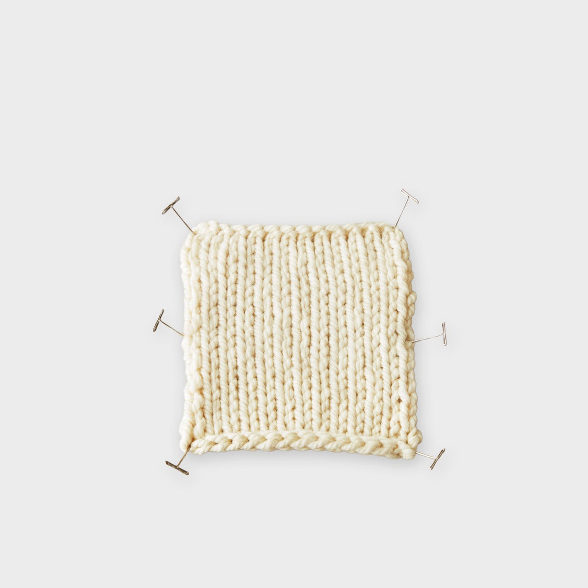 CocoKnits T Pins beim Blocken einer Maschenprobe