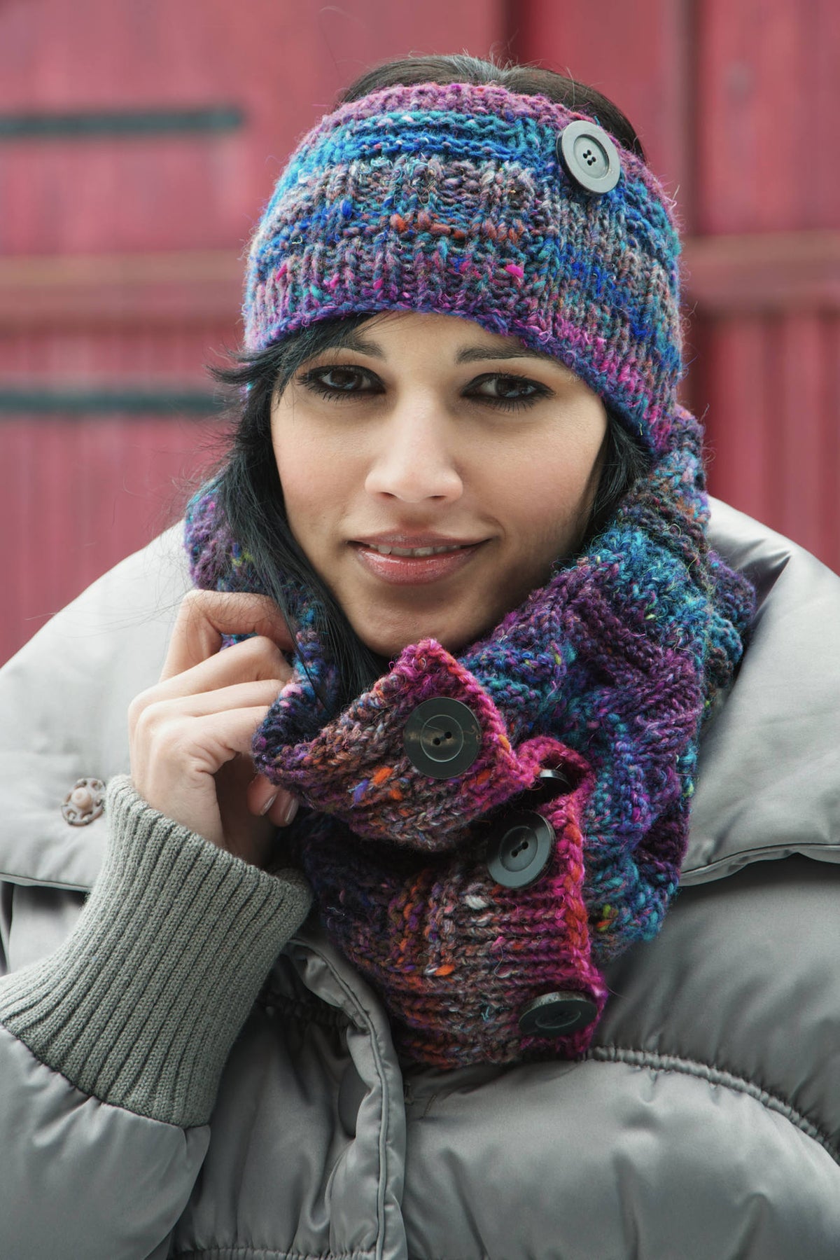 Loop & Stirnband Crushers, Strickmodell in einer weiteren Ansicht
