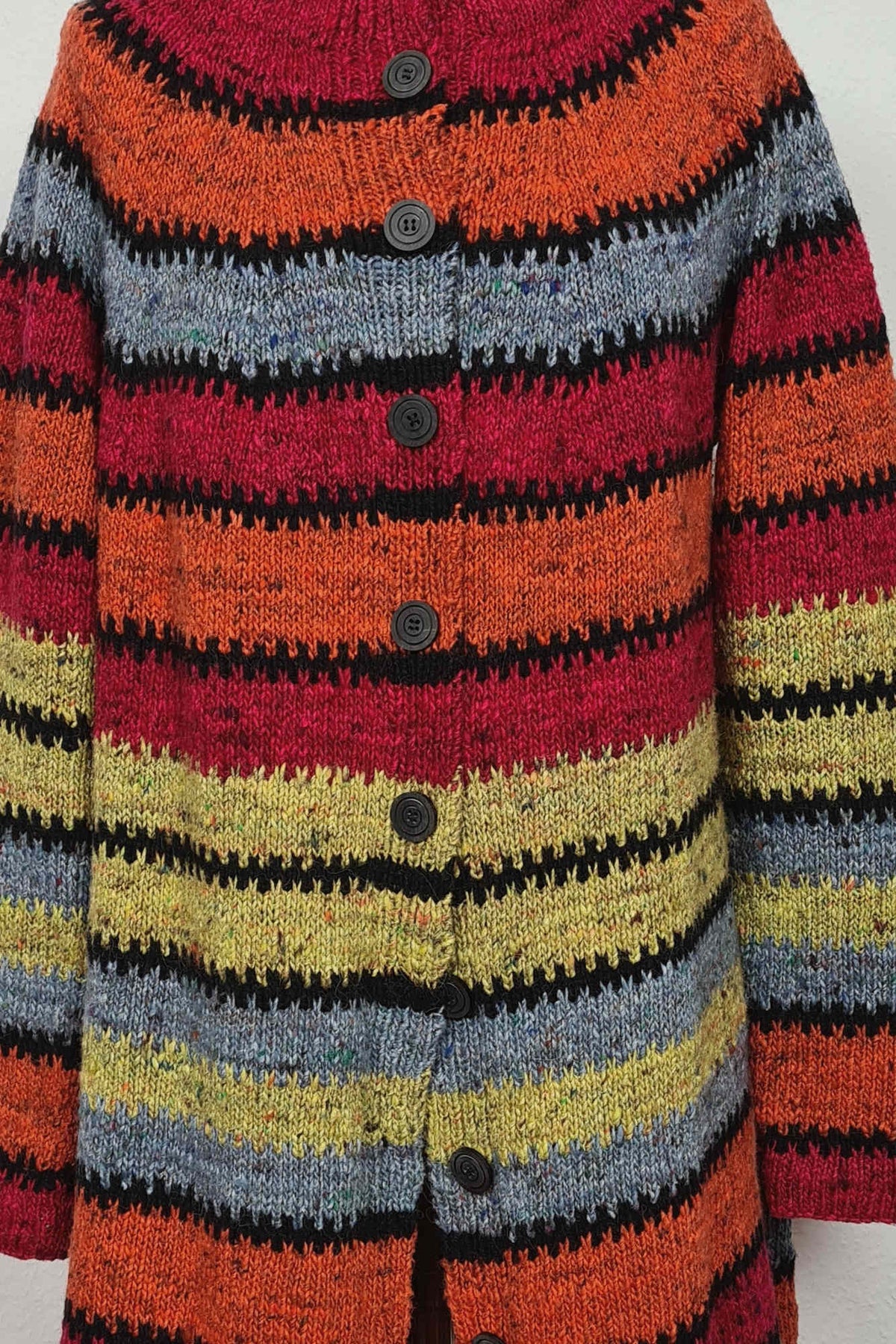 Jacke Anuk, Detail