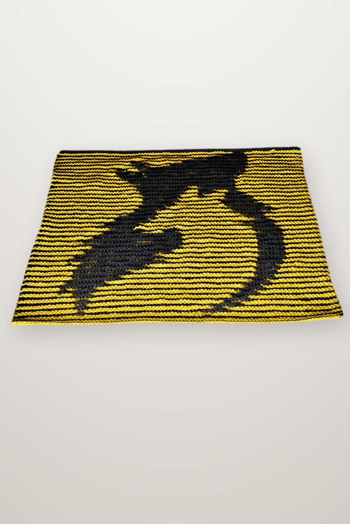 Kissen Omega - Wolf, Strickmodell in einer weiteren Ansicht