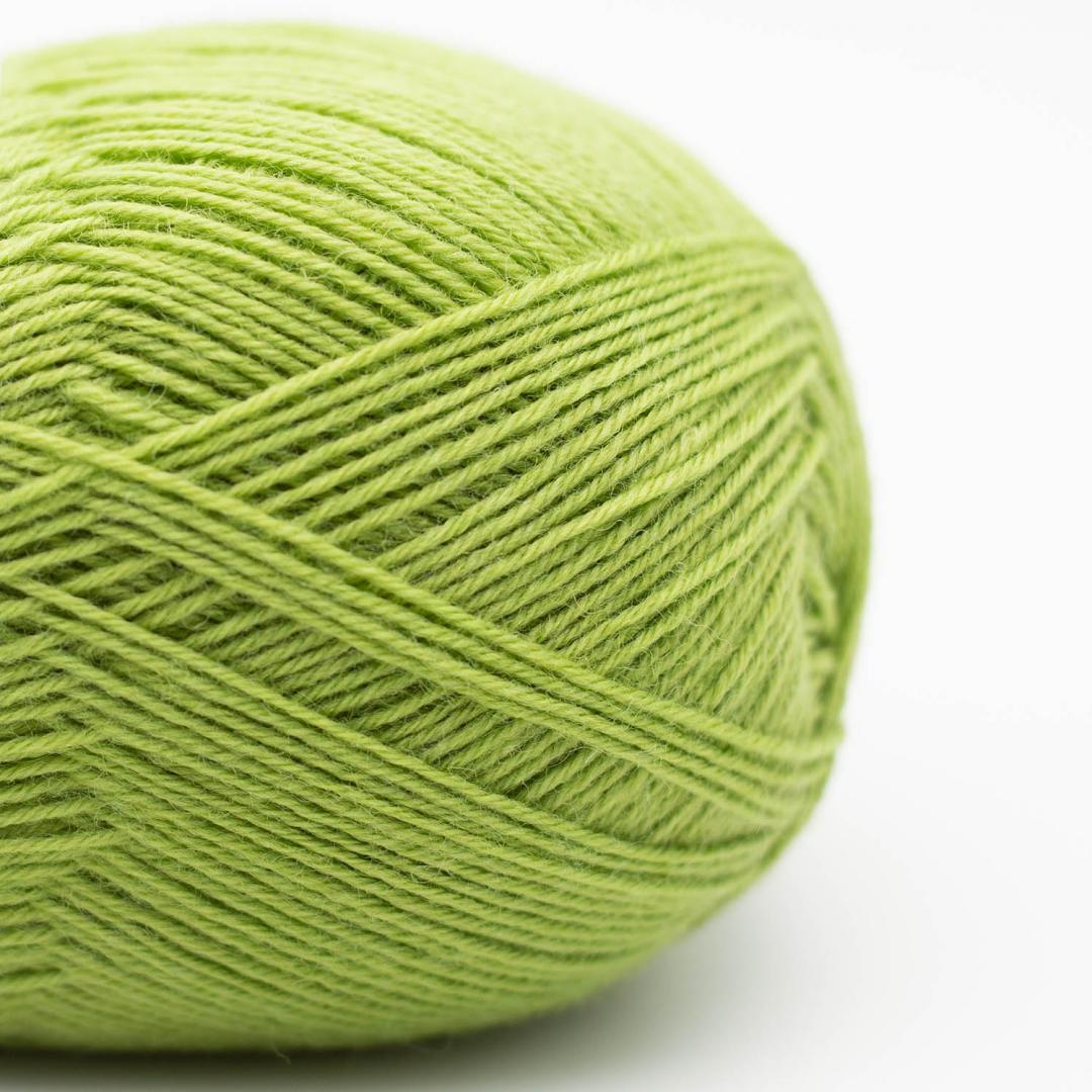 Kremke Edelweiss Classic 4fach 100g non-superwash, Farbe 414 Frühlingsgrün: 75 % Wolle, 25 % Polyester