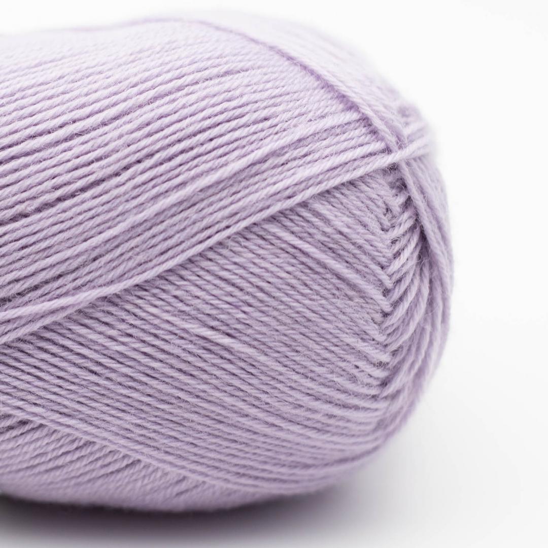 Kremke Edelweiss Classic 4fach 100g non-superwash, Farbe 420 Flieder: 75 % Wolle, 25 % Polyester
