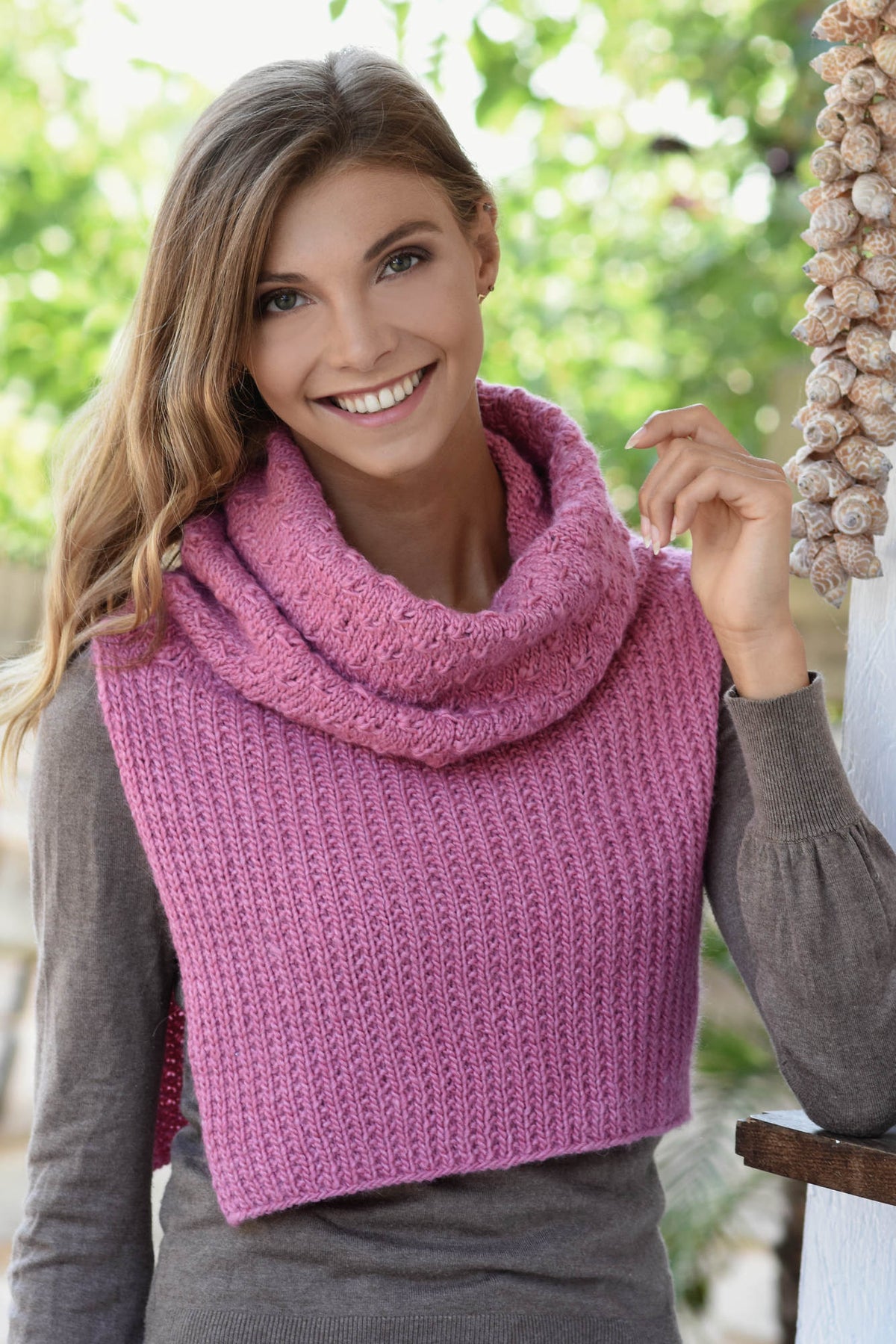 Loop Ifgenia, Strickmodell in einer weiteren Ansicht