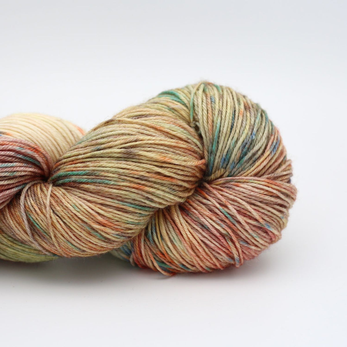 Manos del Uruguay Bambok, Farbe b6571-3 Potpourri: 70 % Merinowolle, 30 % Viskose aus Bambus