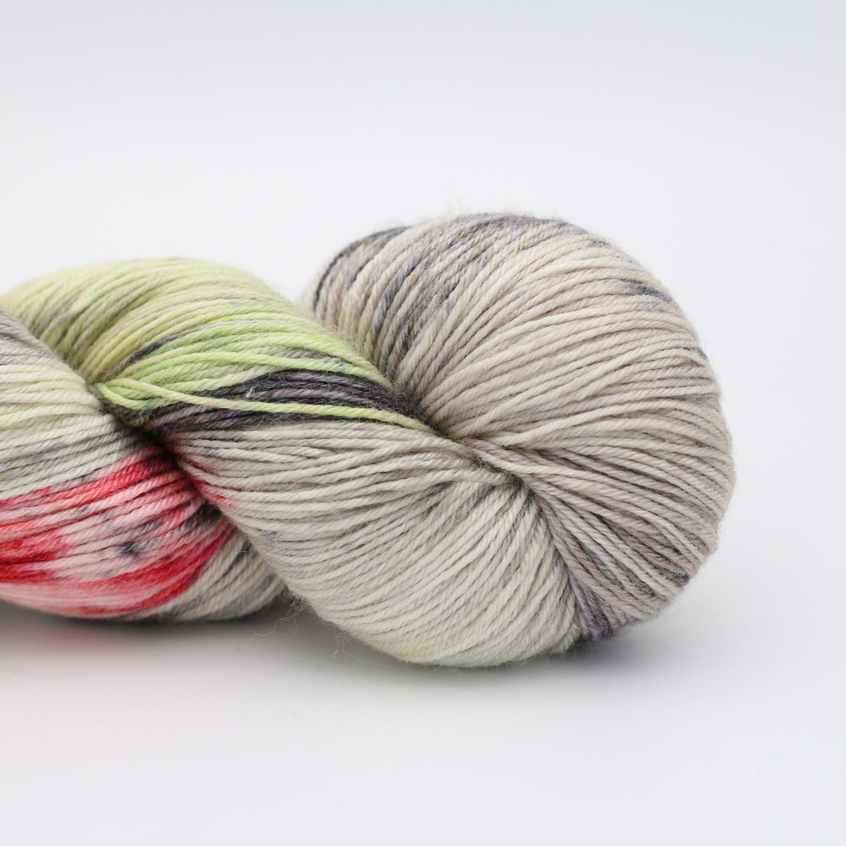 Manos del Uruguay Bambok, Farbe b9075 Sake: 70 % Merinowolle, 30 % Viskose aus Bambus