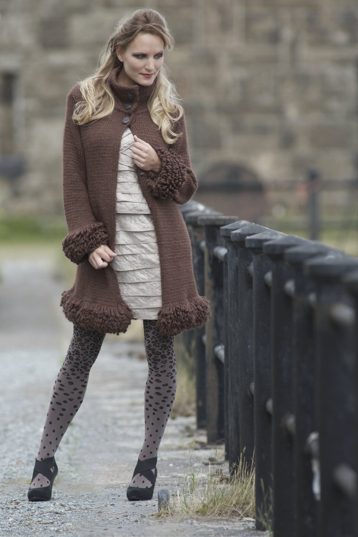 Mantel Sweet Chocolate, Strickmodell in einer weiteren Ansicht 2