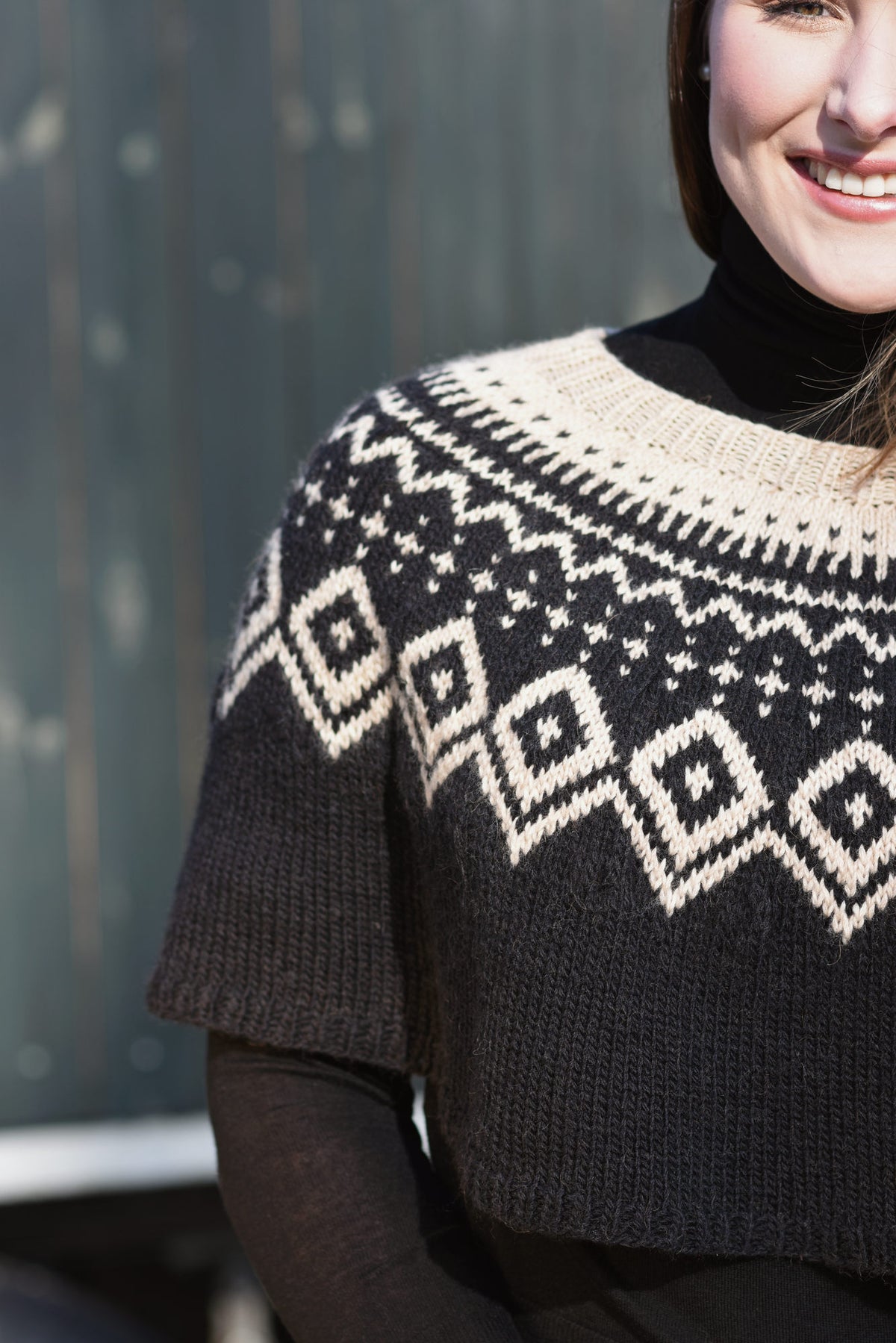 Poncho Aslaug, Detail