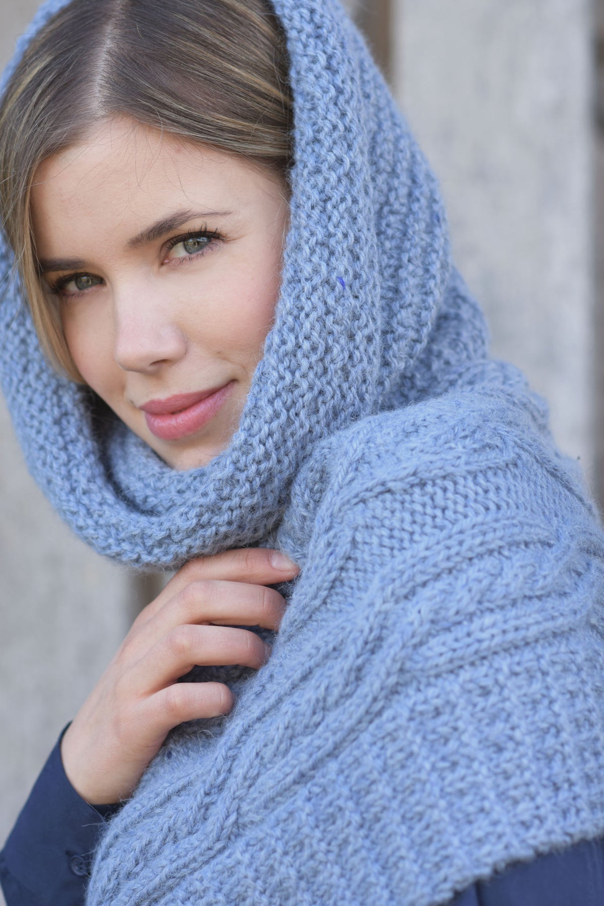 Poncho Meabh, Detail