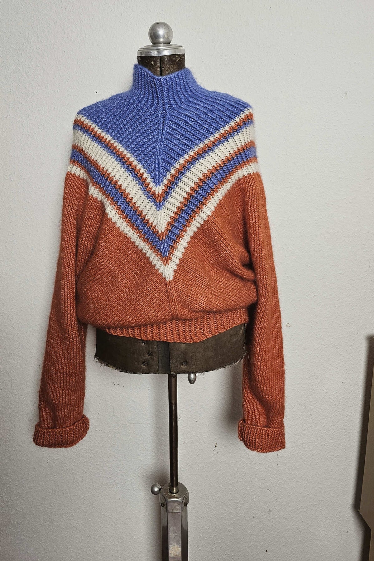 Pullover Witch, Strickmodell in einer weiteren Ansicht
