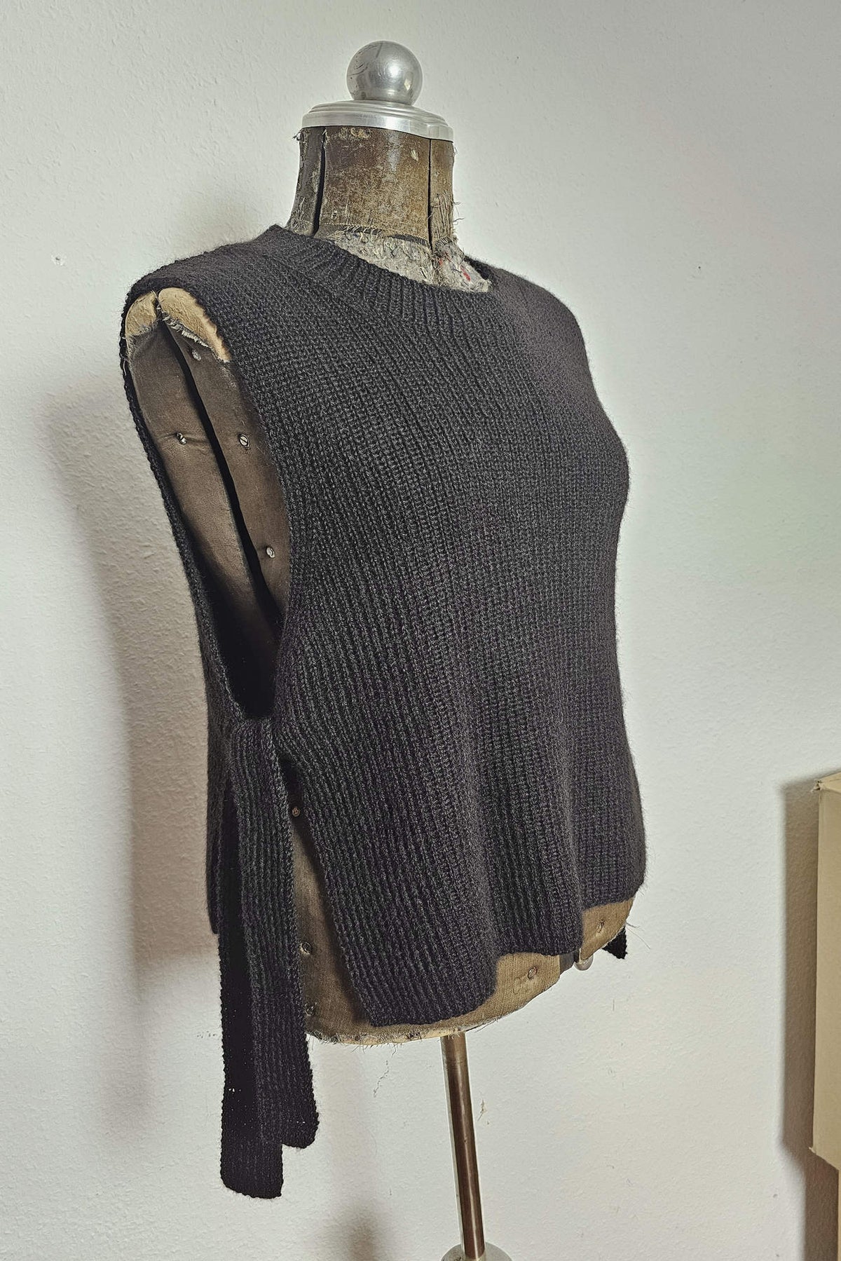 Pullunder Circe, Strickmodell in einer weiteren Ansicht