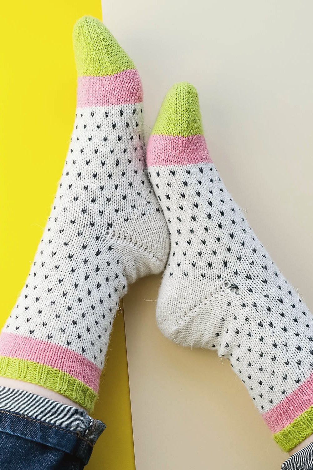 Socken Fruity Drachenfrucht, Strickmodell in einer weiteren Ansicht