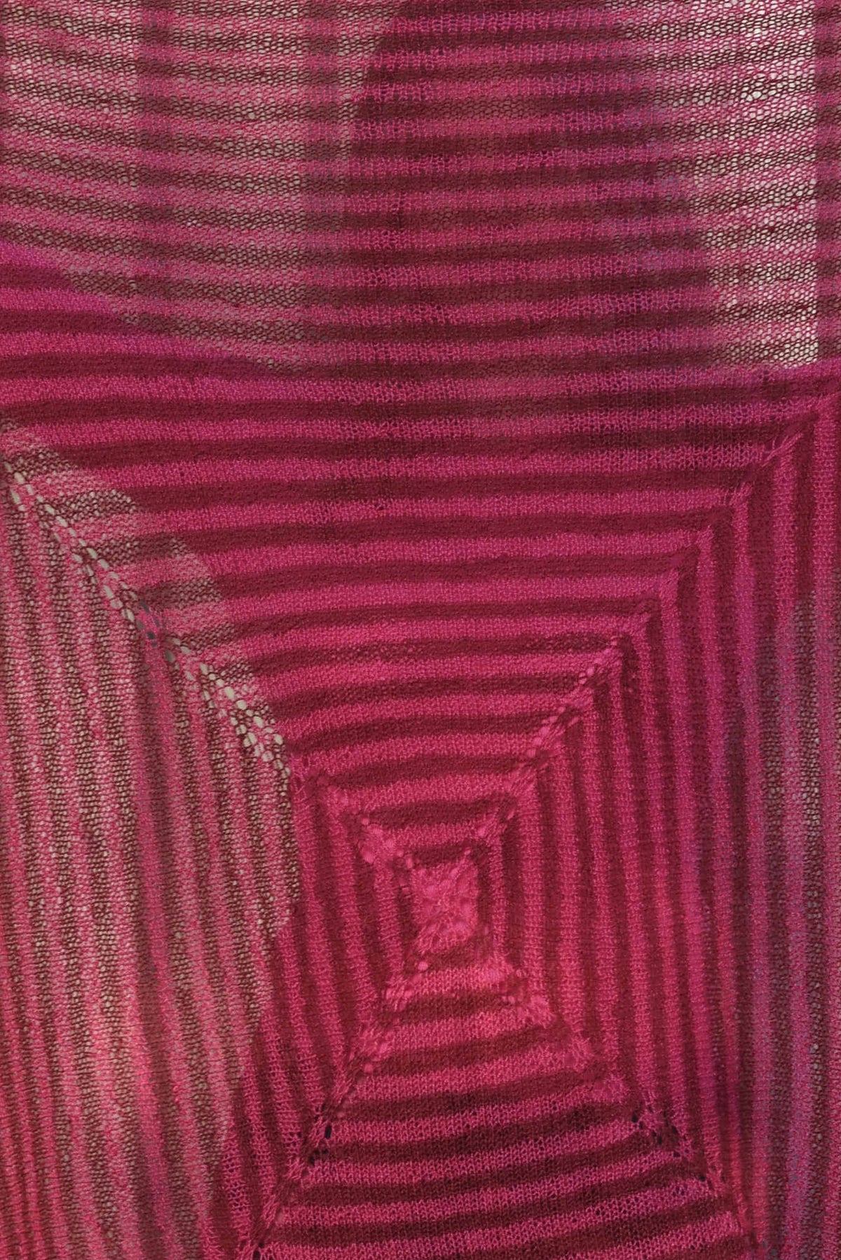 Tuch Annaliese, Detail