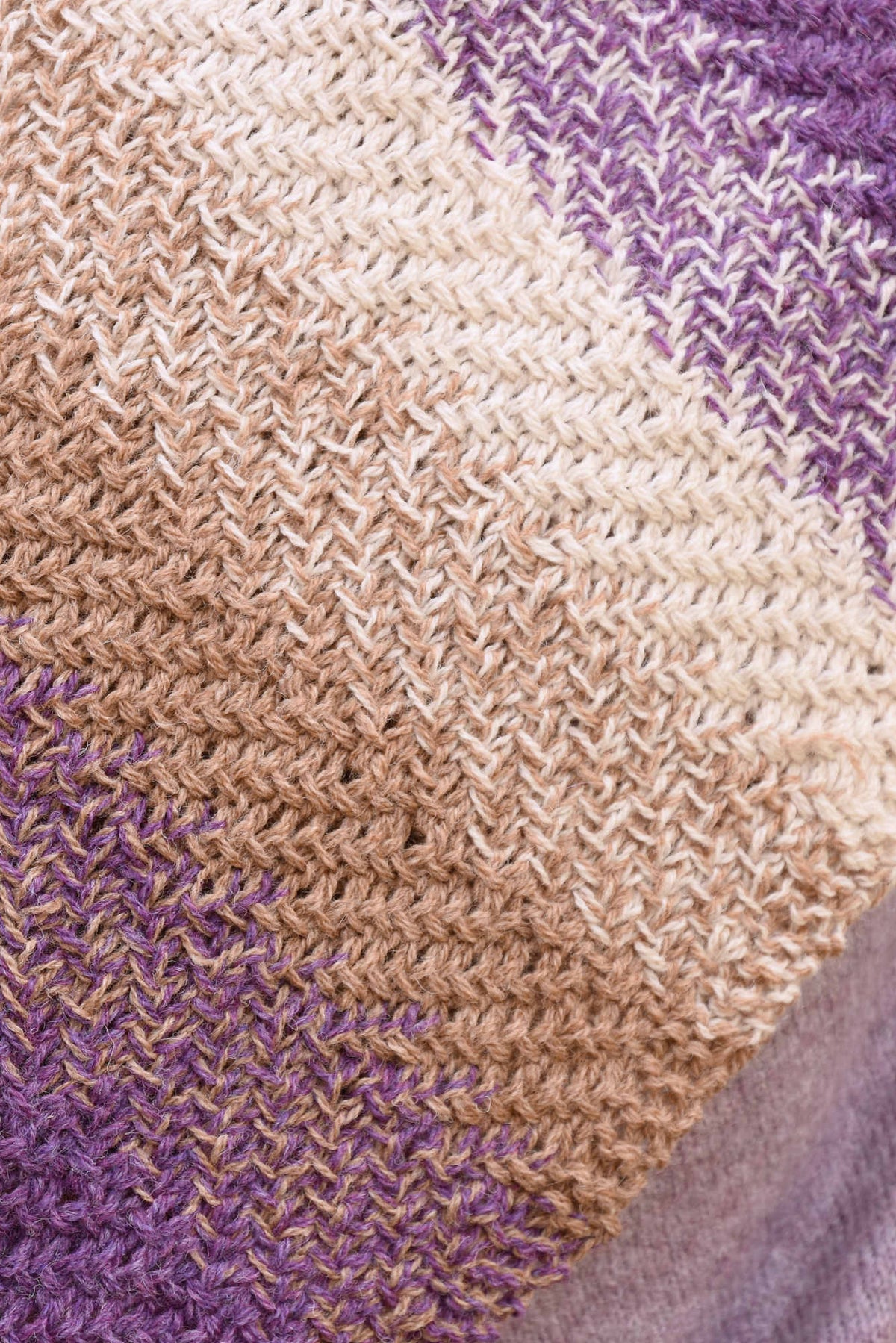 Tuch Janey, Detail