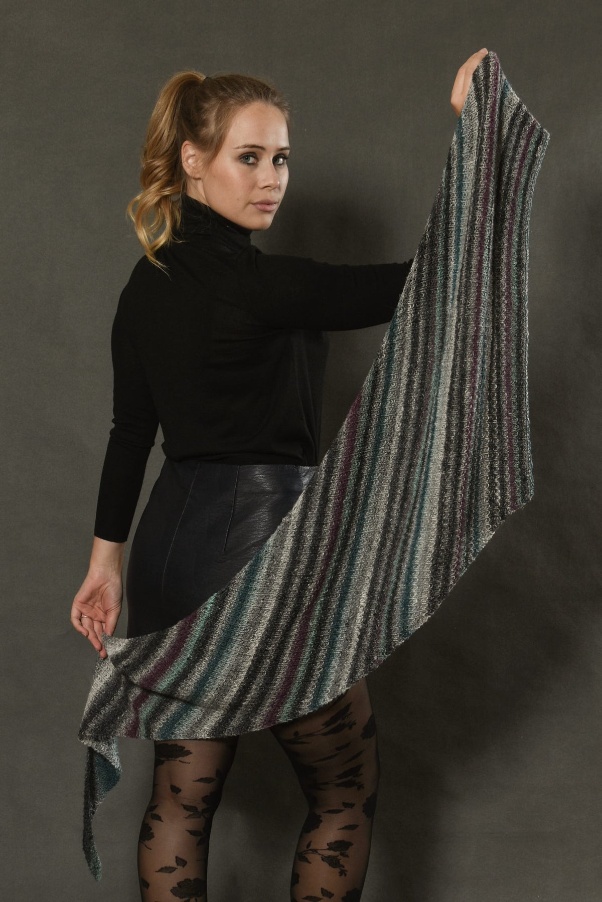 Tuch Steinbock, Strickmodell in einer weiteren Ansicht