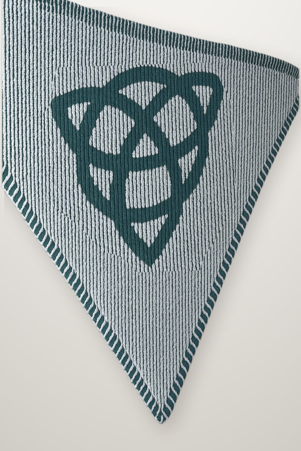 Tuch Trinity - Keltischer Knoten, Strickmodell in einer weiteren Ansicht