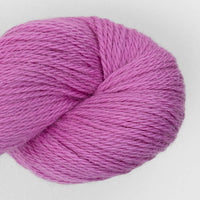 Amano Ayni Babyalpaka mit Maulbeerseide, Farbe 5038 Petunia Pink: 80 % Alpaka, 20 % Seide