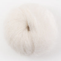 Amano Uma Suri-Alpaka Mohair Seide, Farbe 1923 Turkish White: 37 % Alpaka, 37 % Mohair, 26 % Seide