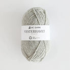 Vesterhavet, Garnstärke: DK, Maschenprobe: 18-22=10cm, 
Lauflänge: 90m/50g, Material: 100% Schurwolle