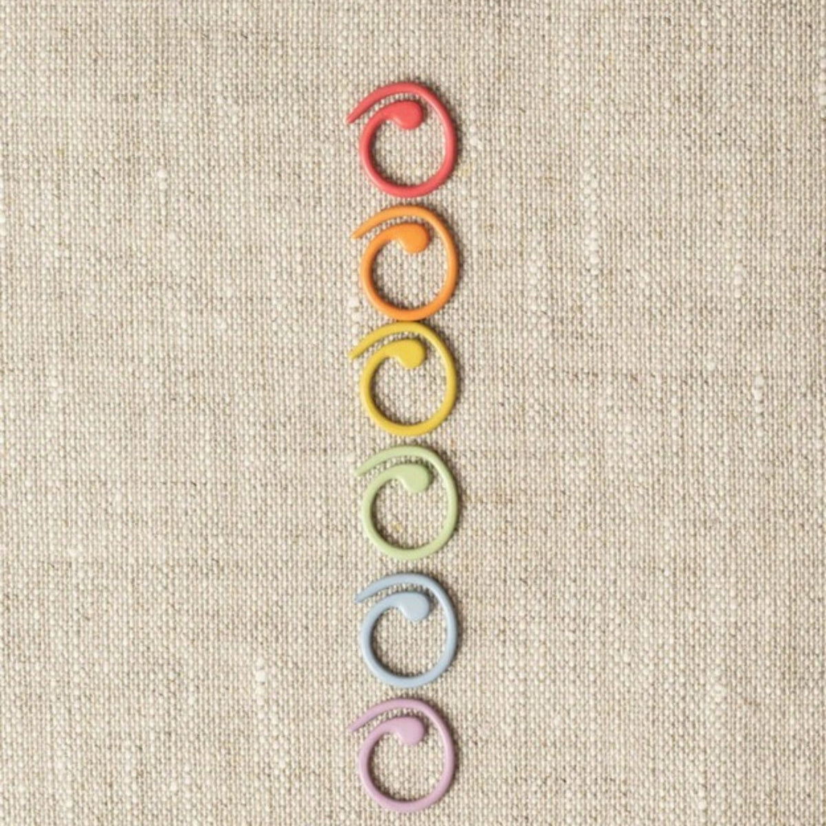 Opening Colored Stitch Markers, weitere Ansicht