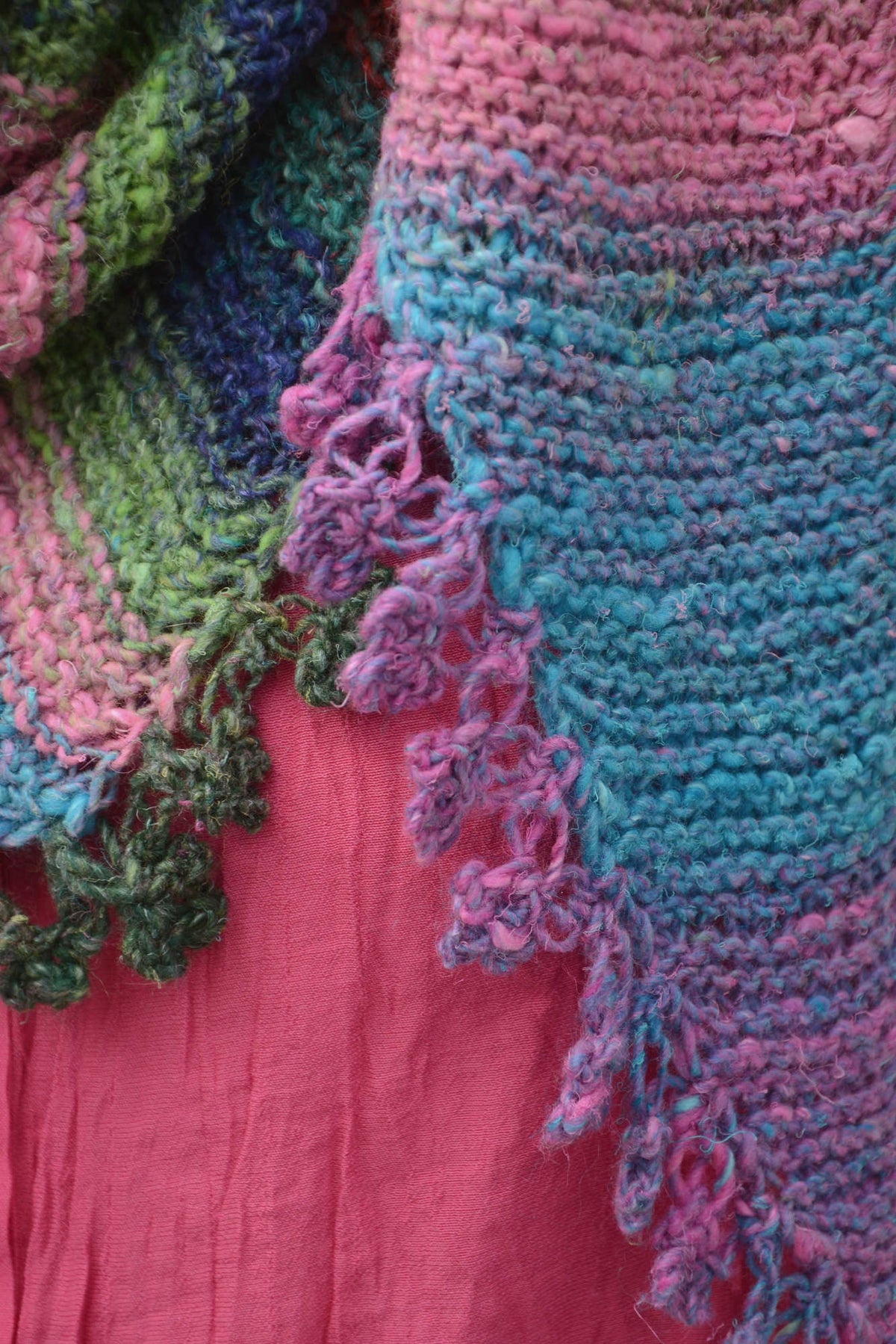 Tuch Ayaka, Detail