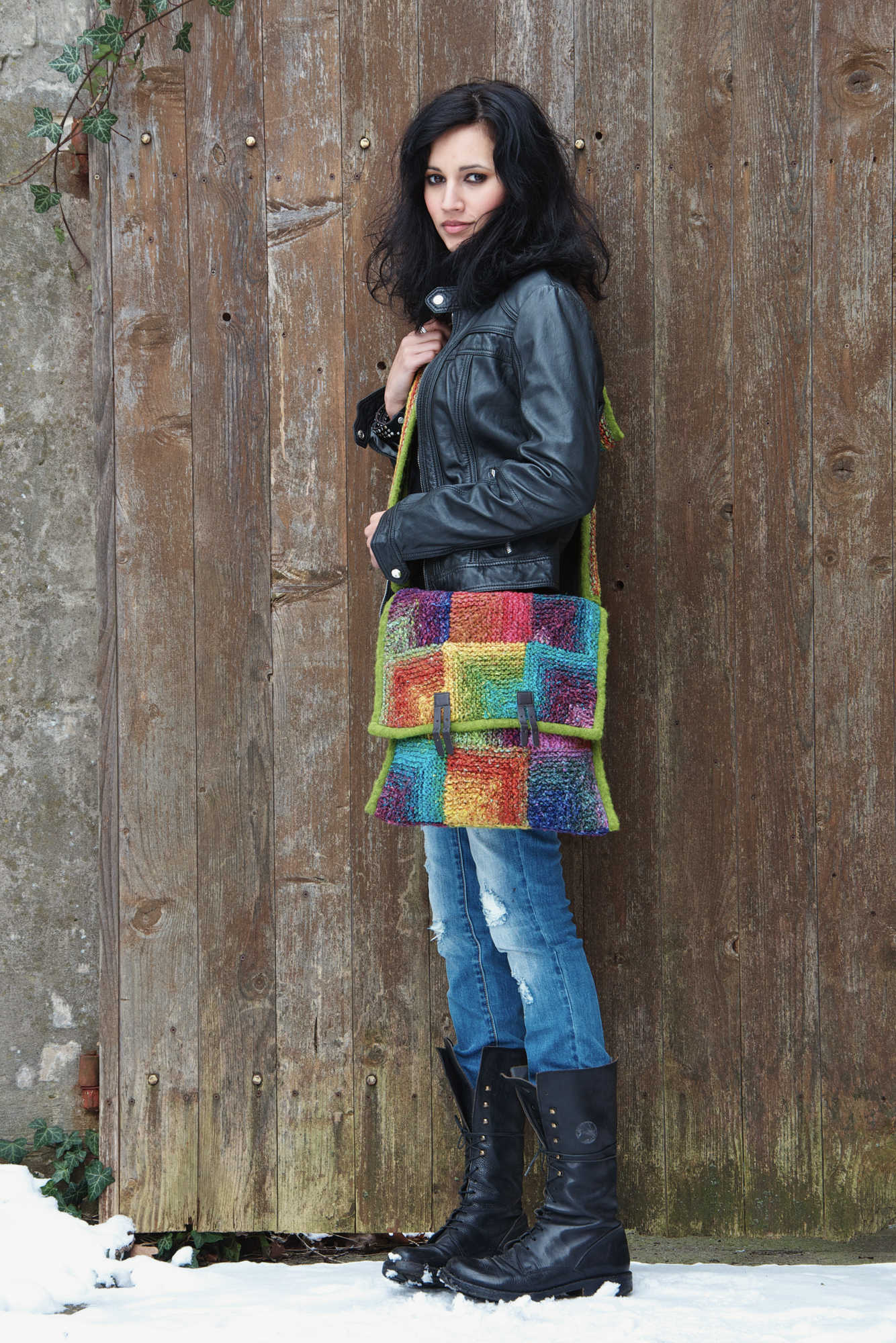 Patchworktasche Gooseberry Fool aus buntem Verlaufsgarn, aus einzelnen Rauten gestrickt.