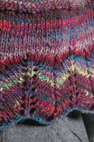 Poncho & Pulswärmer Iced Blackberry, Detail