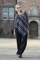 Poncho Melisandre, Strickmodell in einer weiteren Ansicht