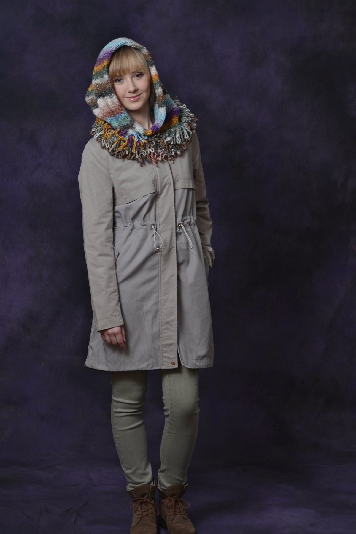 Kapuzenloop Sporty, Strickmodell in einer weiteren Ansicht