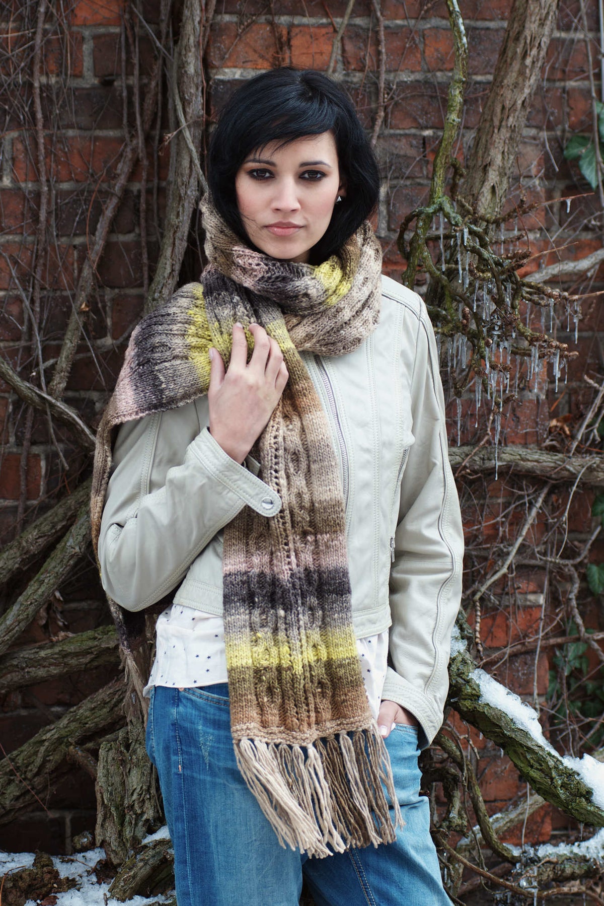 Schal Zesty Lemons, Strickmodell in einer weiteren Ansicht