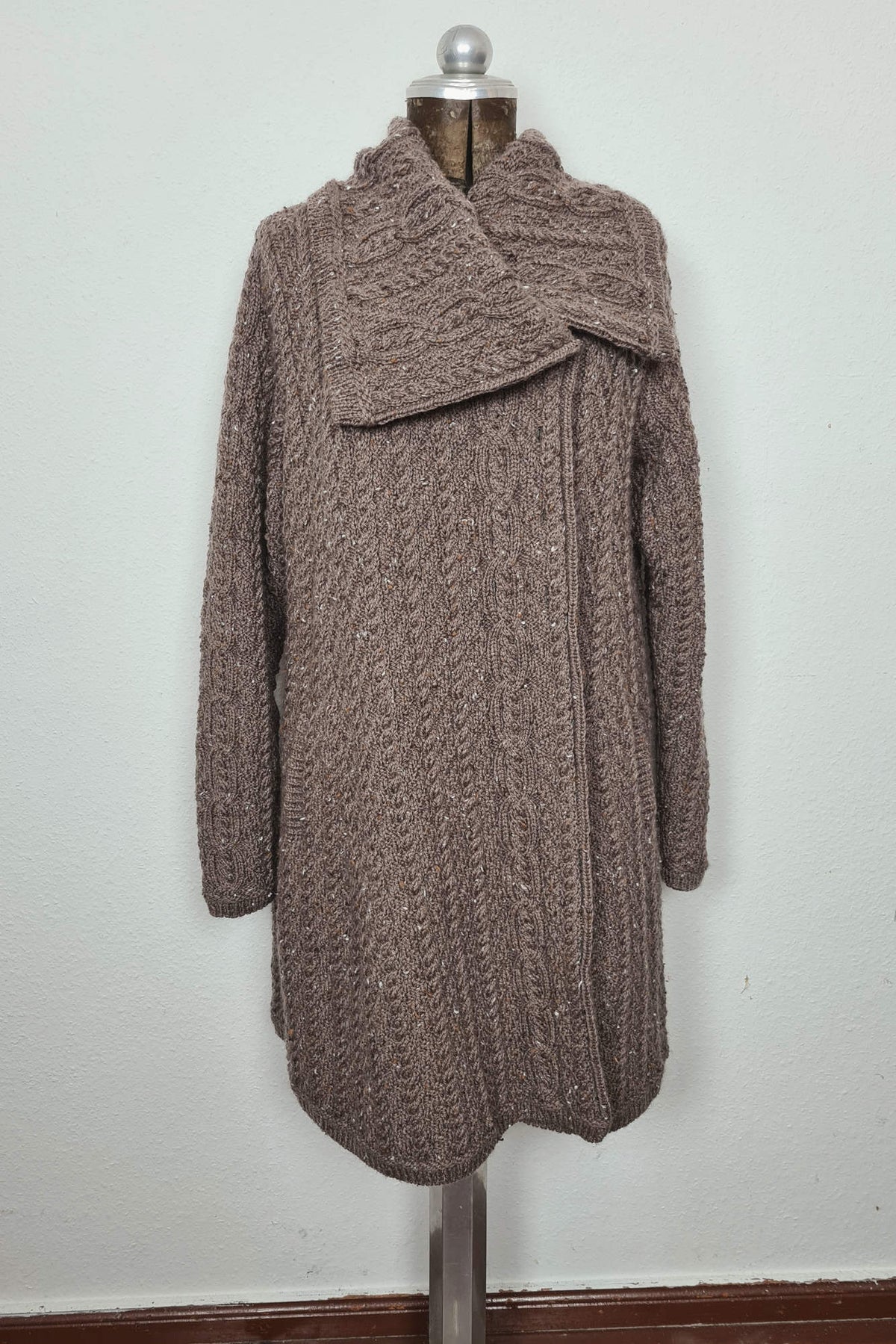 Jacke Celtic Haven, Strickmodell in einer weiteren Ansicht