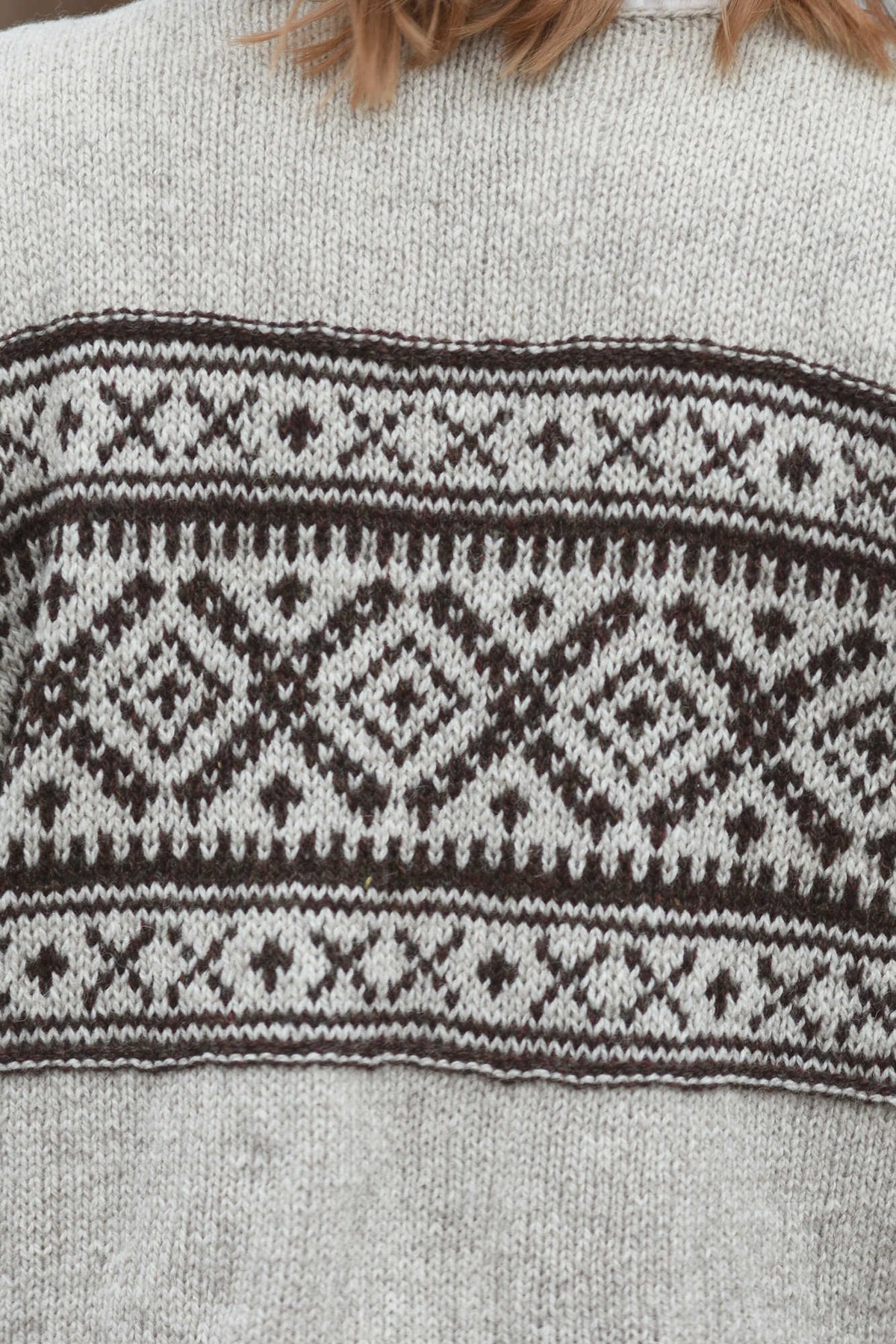 Jacke Lisabet, Detail