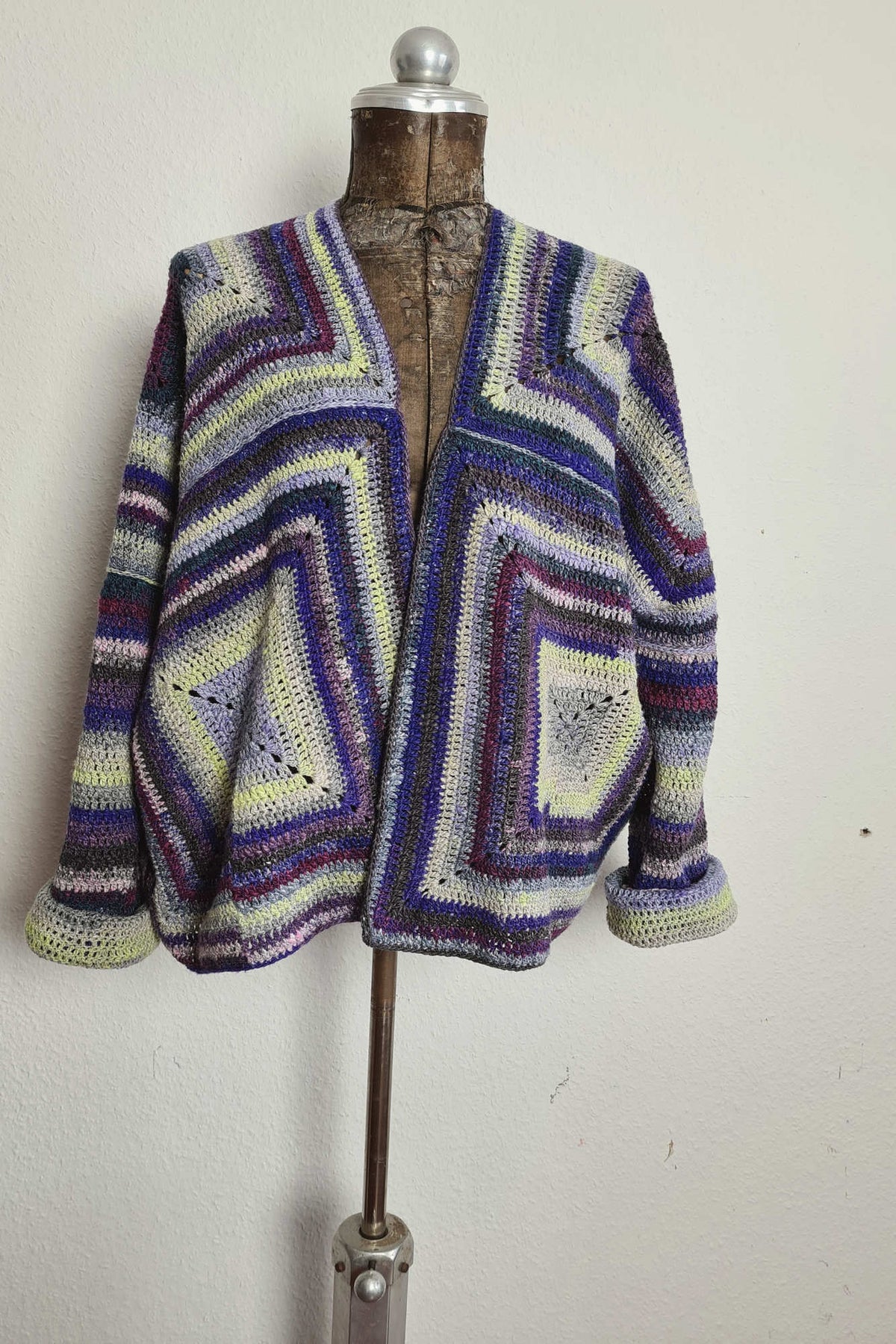 Jacke Rania, Häkelmodell in einer weiteren Ansicht