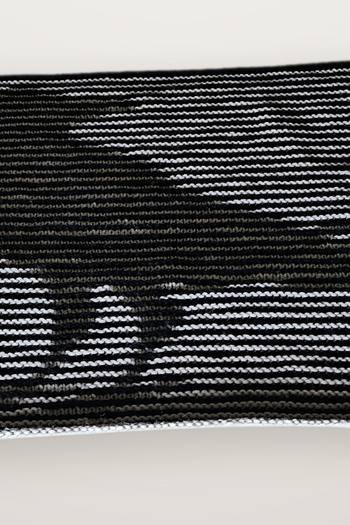 Kissen Raven - Rabe, Detail