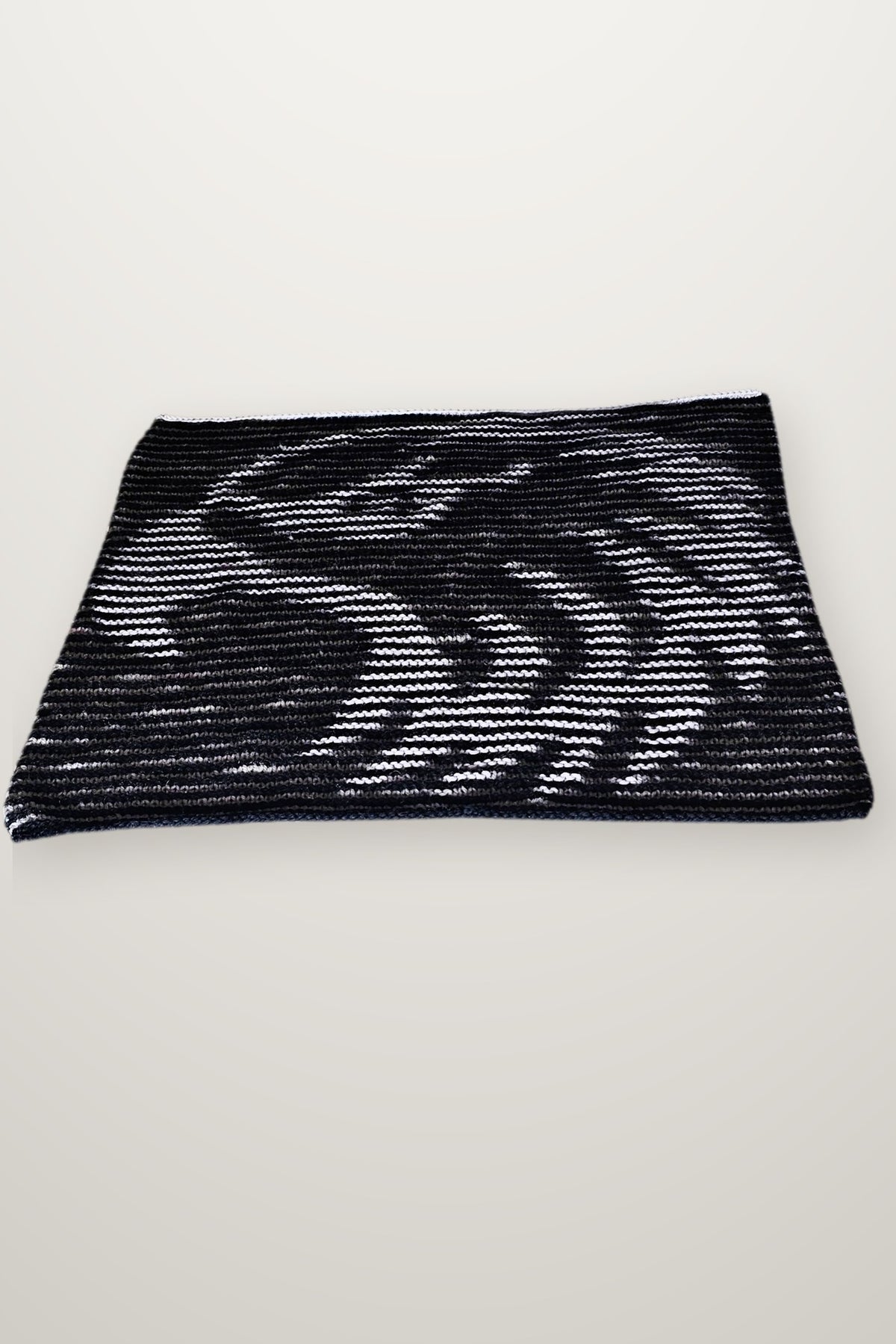 Kissen Silverguard - Falke, Strickmodell in einer weiteren Ansicht