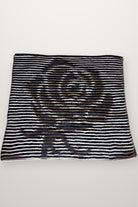 Kissen Thorned Embrace - Rose, Strickmodell in einer weiteren Ansicht