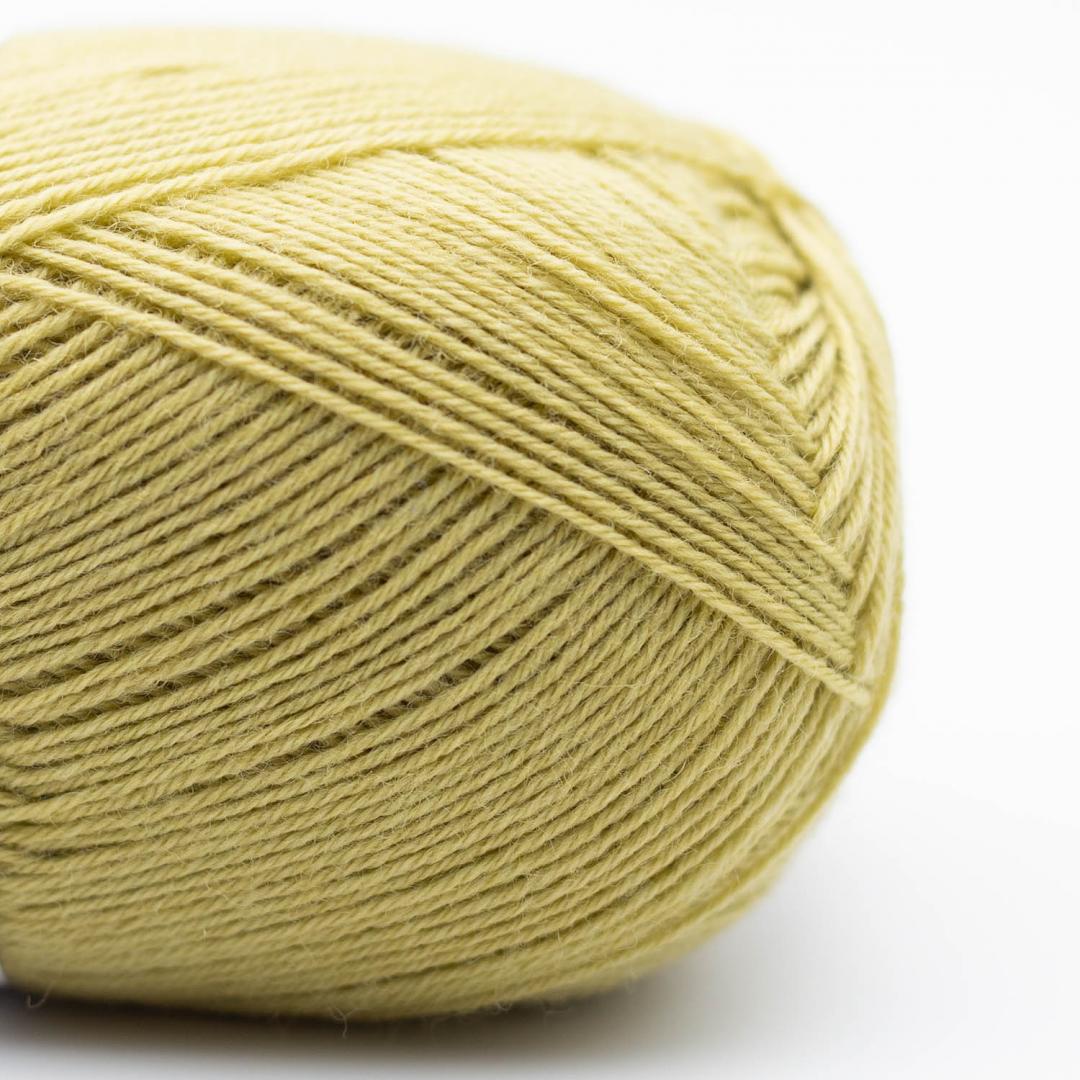 Kremke Edelweiss Classic 4fach 100g non-superwash, Farbe 413 Kiwi Grün: 75 % Wolle, 25 % Polyester
