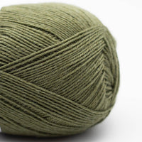 Kremke Edelweiss Classic 4fach 100g non-superwash, Farbe 415 Wiesengrün: 75 % Wolle, 25 % Polyester
