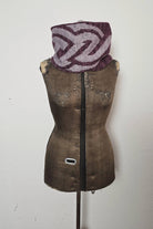Loop Branded, Strickmodell in einer weiteren Ansicht