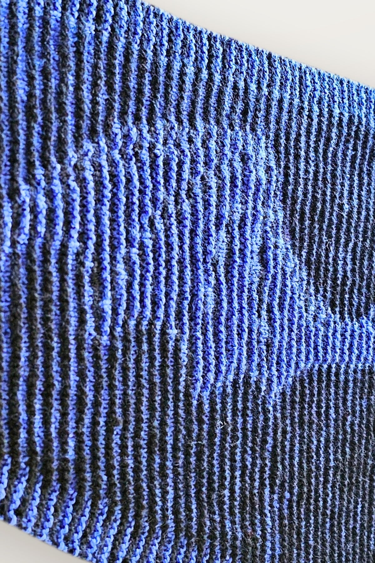 Nickituch Cobalt Wings - Flügel, Detail