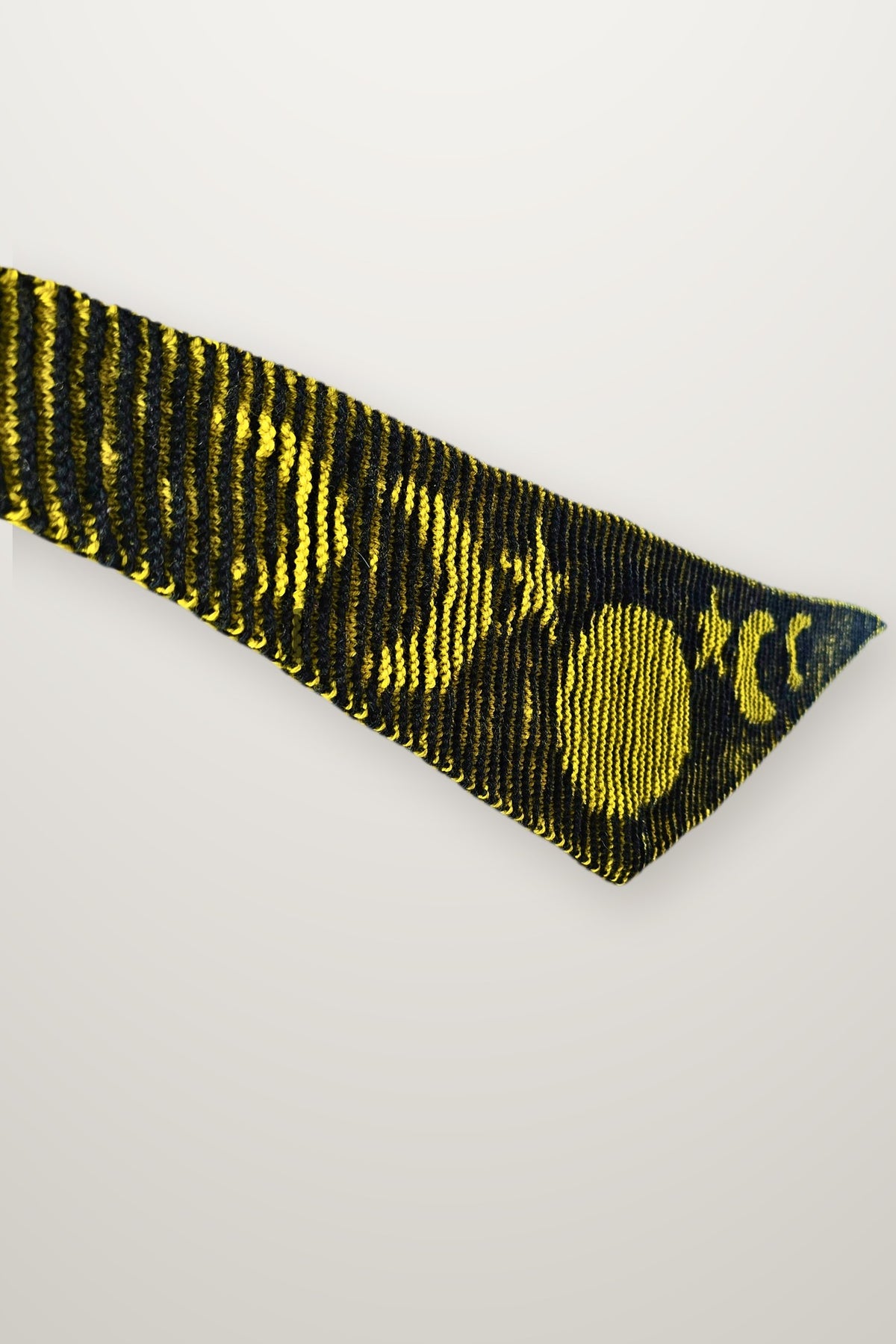 Nickituch Eclipse - Mond, Strickmodell in einer weiteren Ansicht