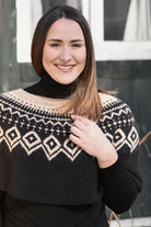 Poncho Aslaug, Strickmodell in einer weiteren Ansicht