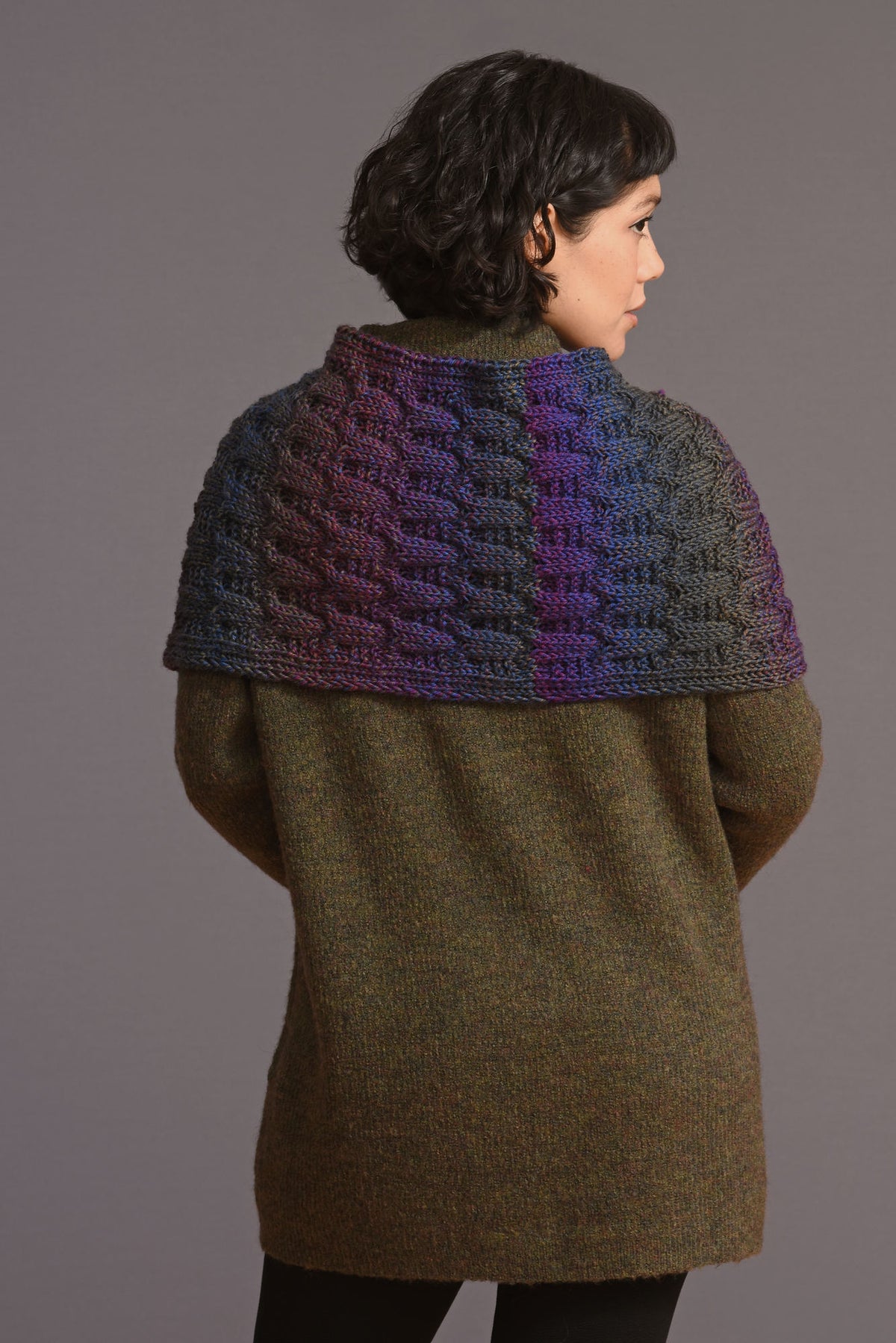 Poncho Maali, Strickmodell in einer weiteren Ansicht
