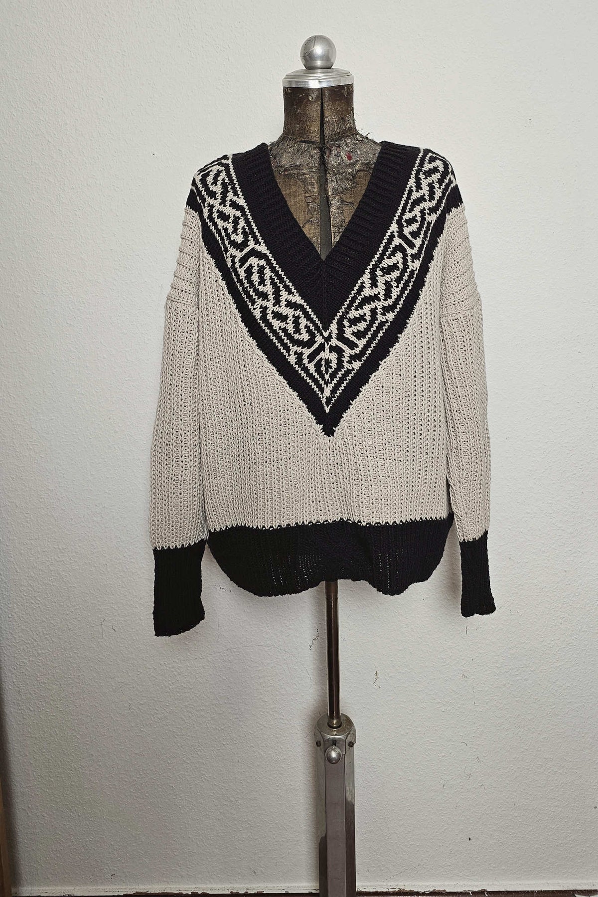 Pullover Claimed, Strickmodell in einer weiteren Ansicht