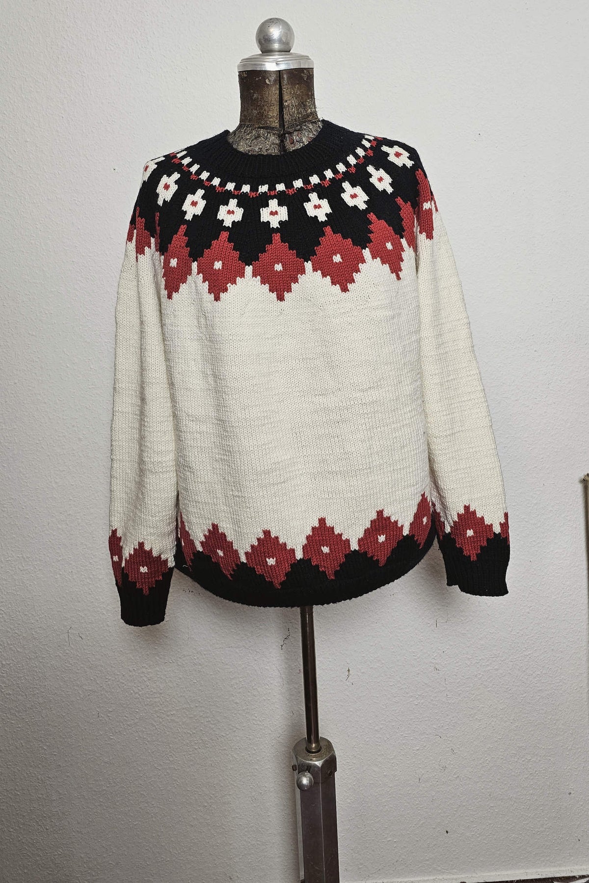 Pullover Hecate, Strickmodell in einer weiteren Ansicht