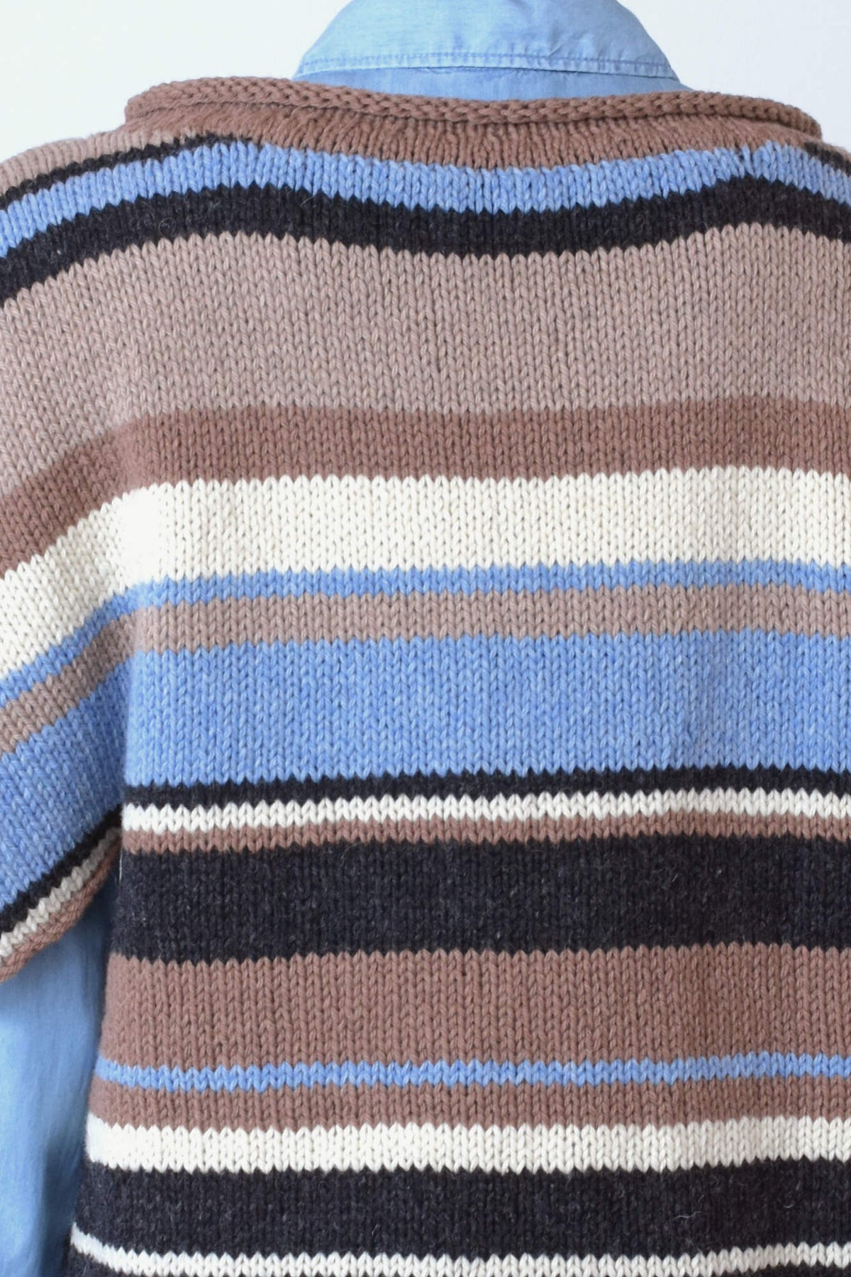 Pullunder Brenda, Detail