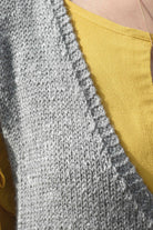 Pullunder Drew, Detail